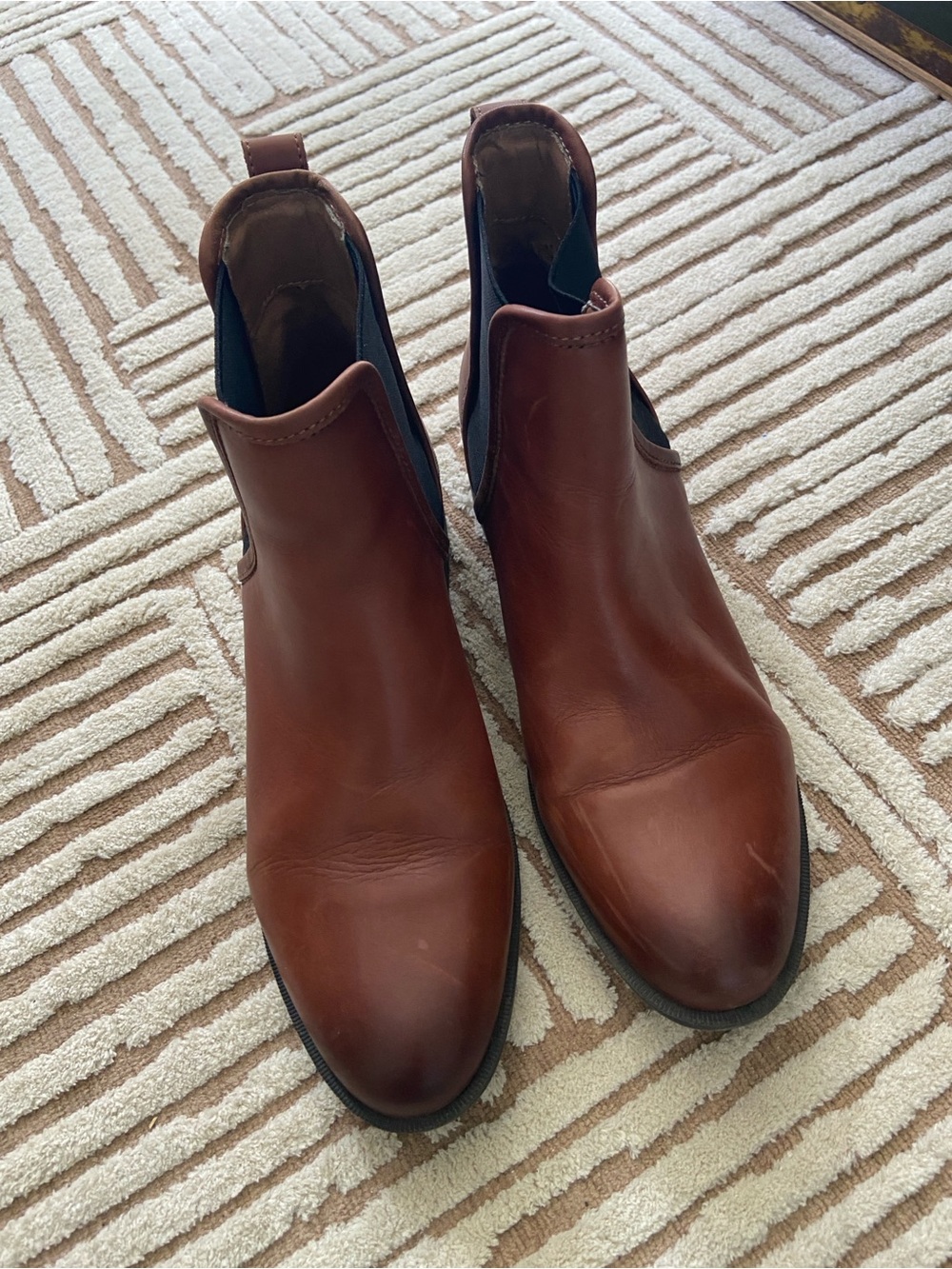 Steve Madden  Brown Leather Chukka Chelsea Boots